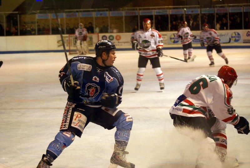 Angers  4 - 2 Mont-Blanc