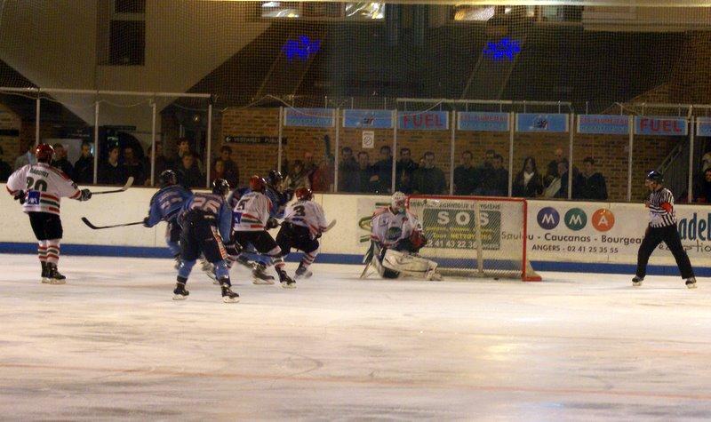Angers  4 - 2 Mont-Blanc