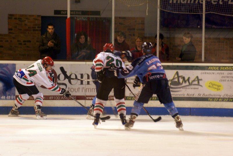 Angers  4 - 2 Mont-Blanc