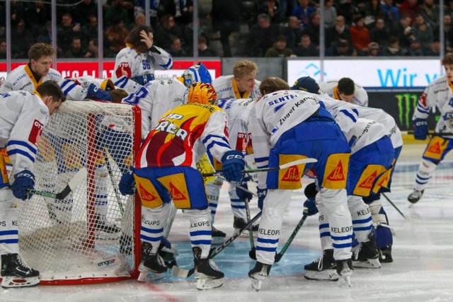 Photo hockey match Zürich - Zug le 11/01/2025