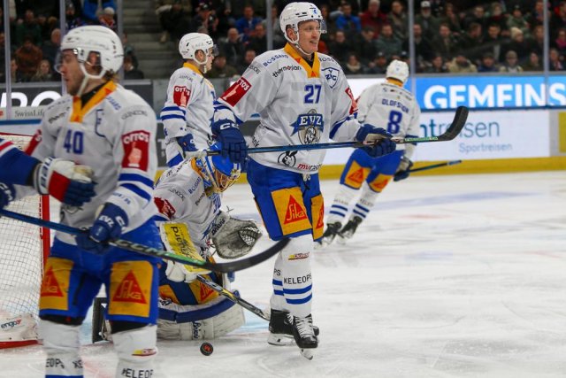 Photo hockey match Zürich - Zug le 11/01/2025