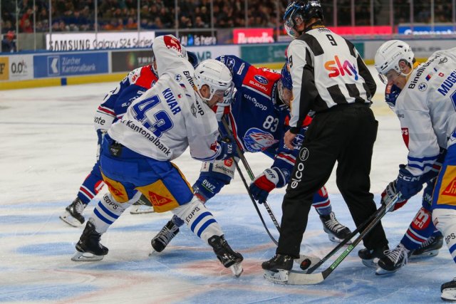 Photo hockey match Zürich - Zug le 11/01/2025