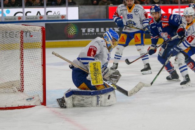 Photo hockey match Zürich - Zug le 11/01/2025