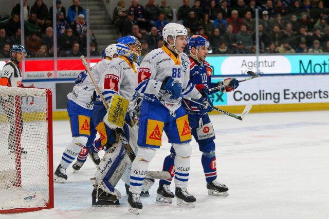 Photo hockey match Zürich - Zug le 11/01/2025
