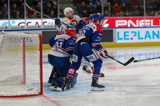 Photo hockey match Zürich - Zug le 11/01/2025