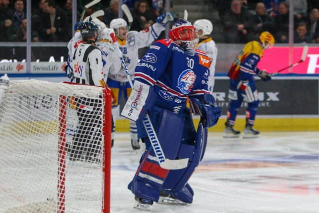 Photo hockey match Zürich - Zug le 11/01/2025