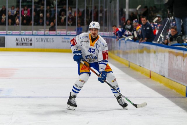 Photo hockey match Zürich - Zug le 11/01/2025