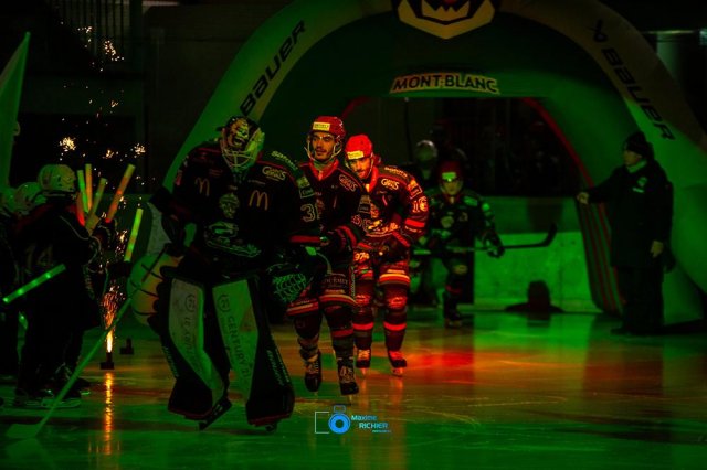 Photo hockey match Mont-Blanc - Courchevel-Méribel-Pralognan le 11/01/2025
