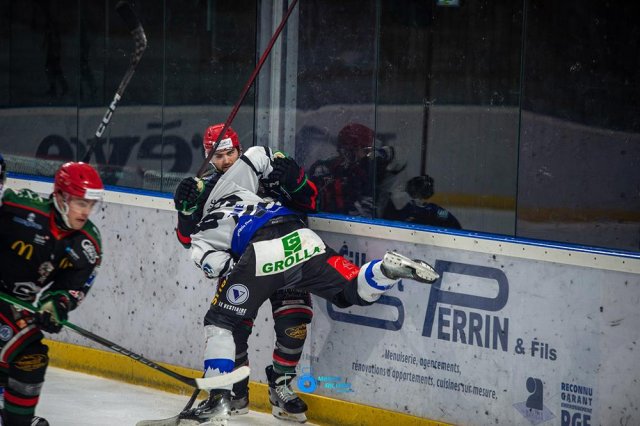 Photo hockey match Mont-Blanc - Courchevel-Méribel-Pralognan le 11/01/2025