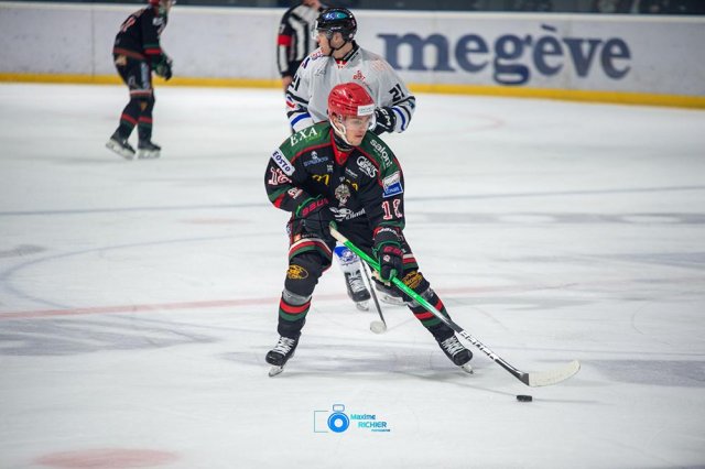Photo hockey match Mont-Blanc - Courchevel-Méribel-Pralognan le 11/01/2025
