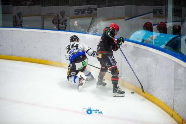 Photo hockey match Mont-Blanc - Courchevel-Méribel-Pralognan le 11/01/2025