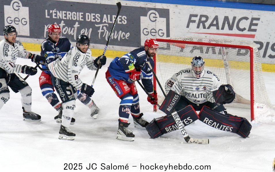 Grenoble  3 - 2 Angers 