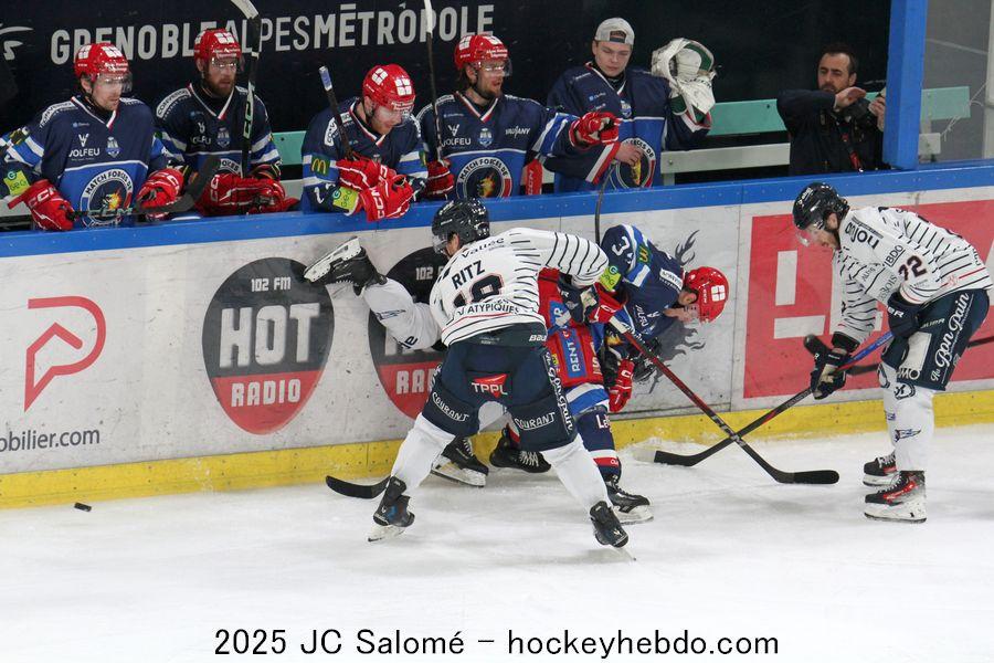 Grenoble  3 - 2 Angers 