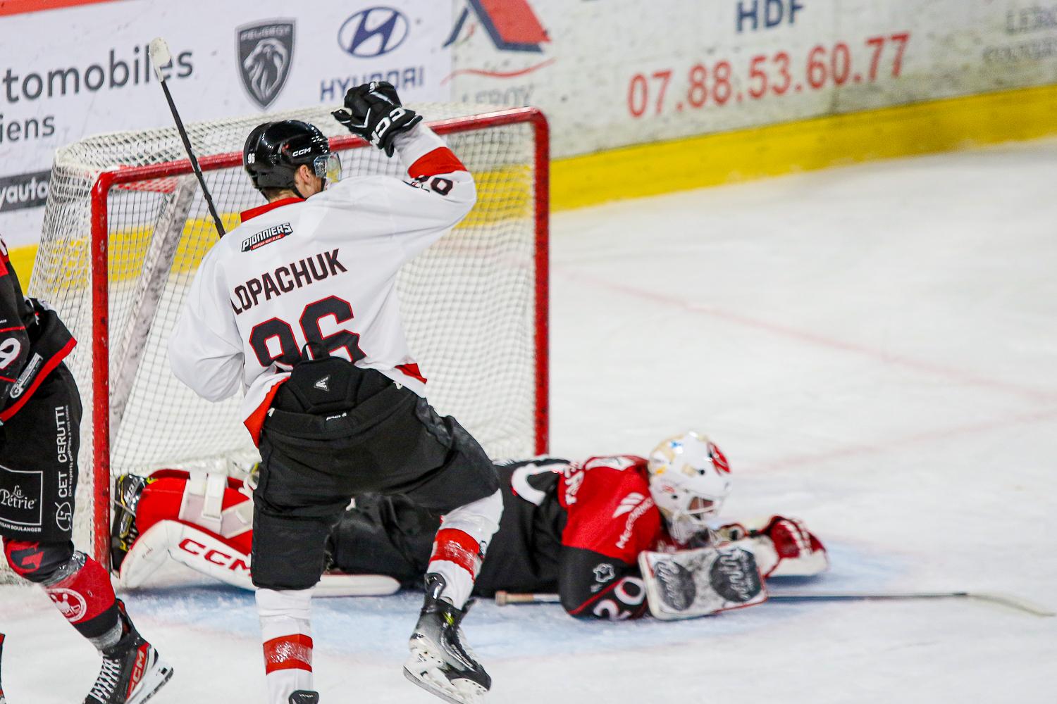 Amiens  0 - 5 Chamonix 