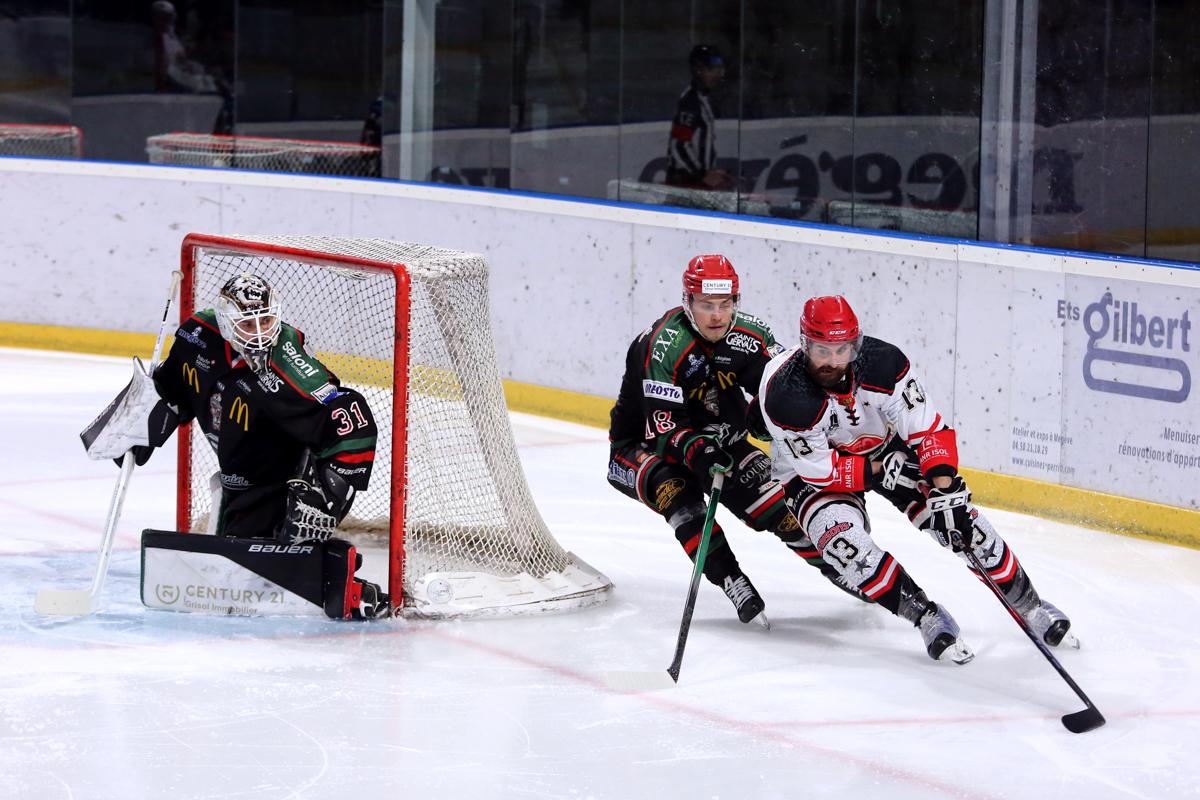 Mont-Blanc 7 - 3 Neuilly/Marne