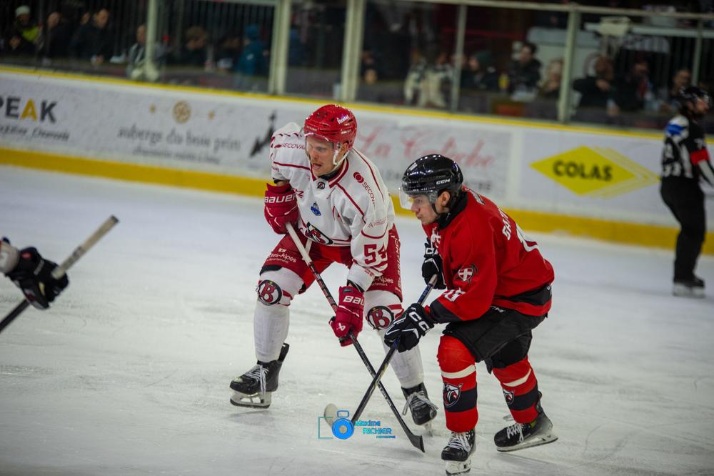 Chamonix  3 - 4 Briançon 