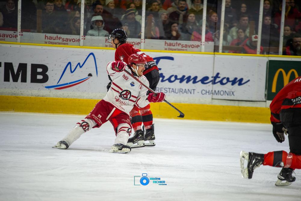 Chamonix  3 - 4 Briançon 