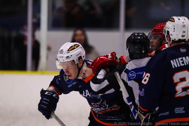 Clermont-Ferrand 3 - 6 Vaujany