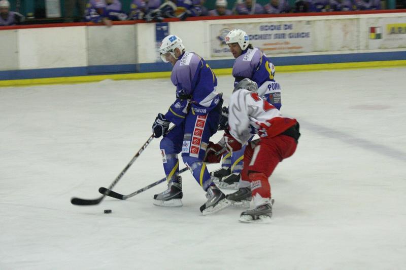 Avignon 4 - 2 Annecy