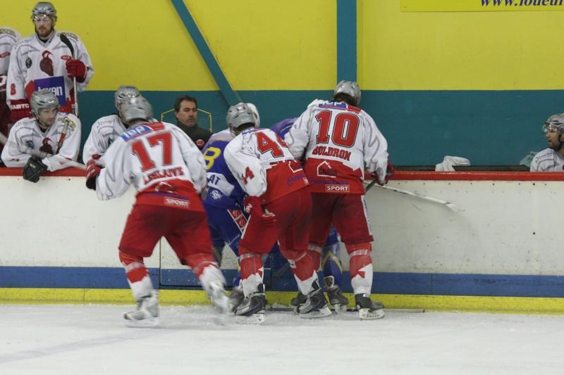 Avignon 4 - 2 Annecy