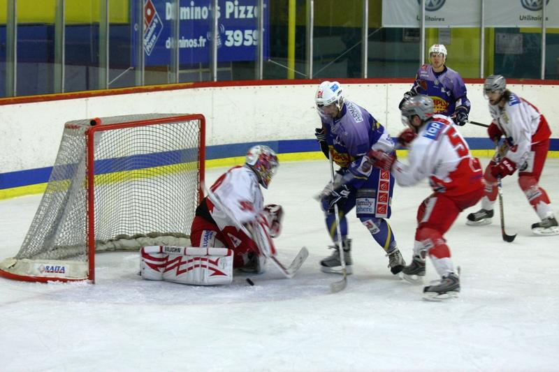 Avignon 4 - 2 Annecy