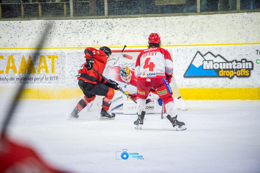 Chamonix  6 - 2 Grenoble 