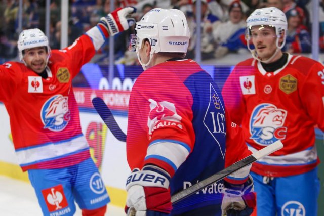 Photo hockey match Zürich - Karlstad le 18/02/2025