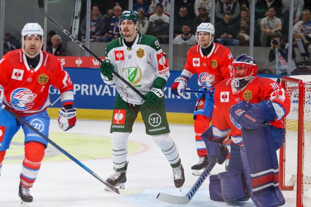 Photo hockey match Zürich - Karlstad le 18/02/2025