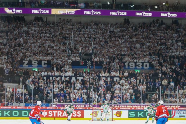 Photo hockey match Zürich - Karlstad le 18/02/2025