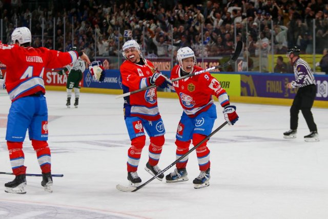Photo hockey match Zürich - Karlstad le 18/02/2025