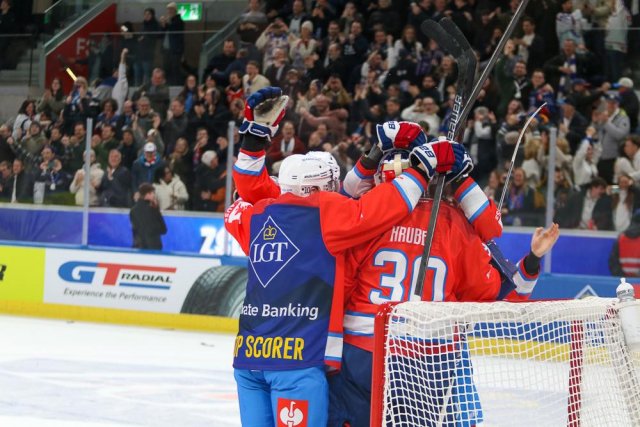 Photo hockey match Zürich - Karlstad le 18/02/2025