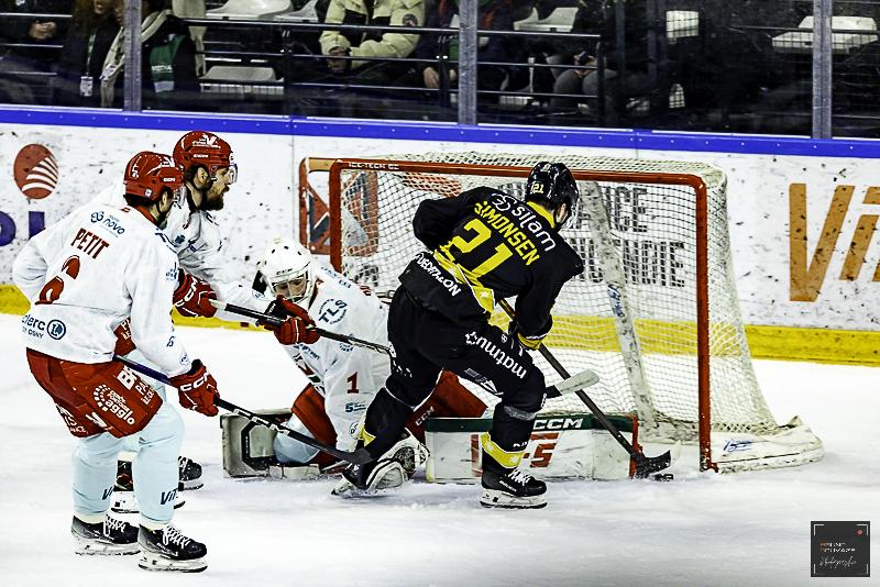 Cergy-Pontoise 3 - 6 Rouen
