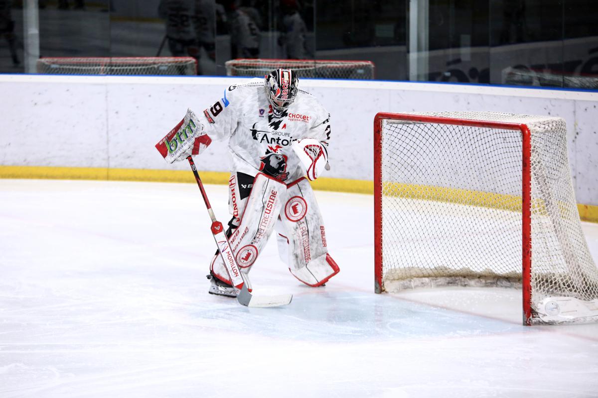 Mont-Blanc 5 - 1 Cholet 