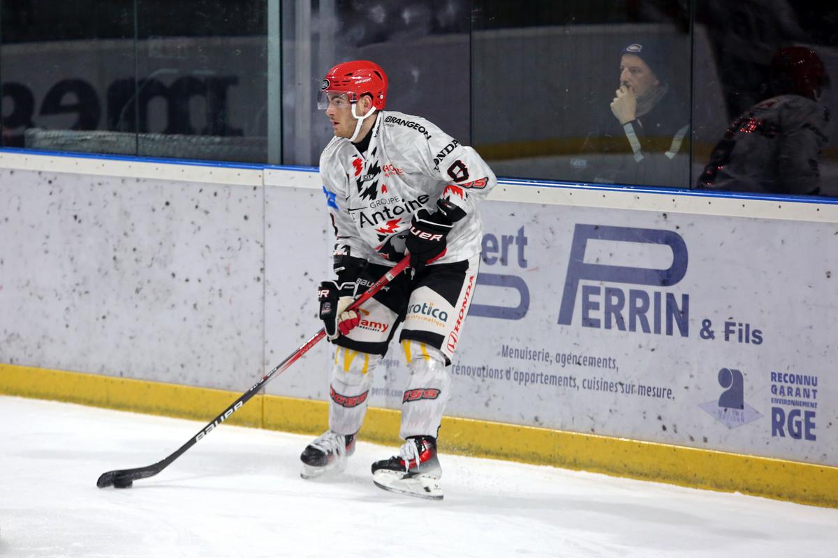 Mont-Blanc 5 - 1 Cholet 