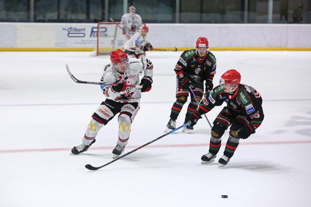 Mont-Blanc 5 - 1 Cholet 