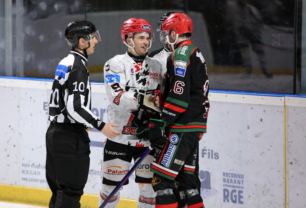 Mont-Blanc 5 - 1 Cholet 
