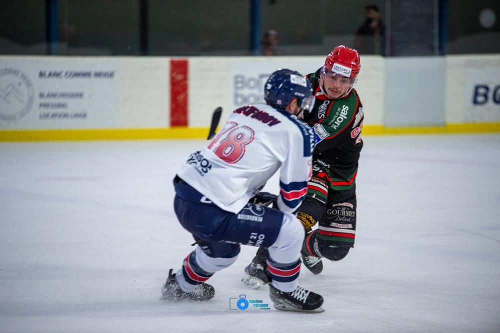 Mont-Blanc 3 - 2 Caen 