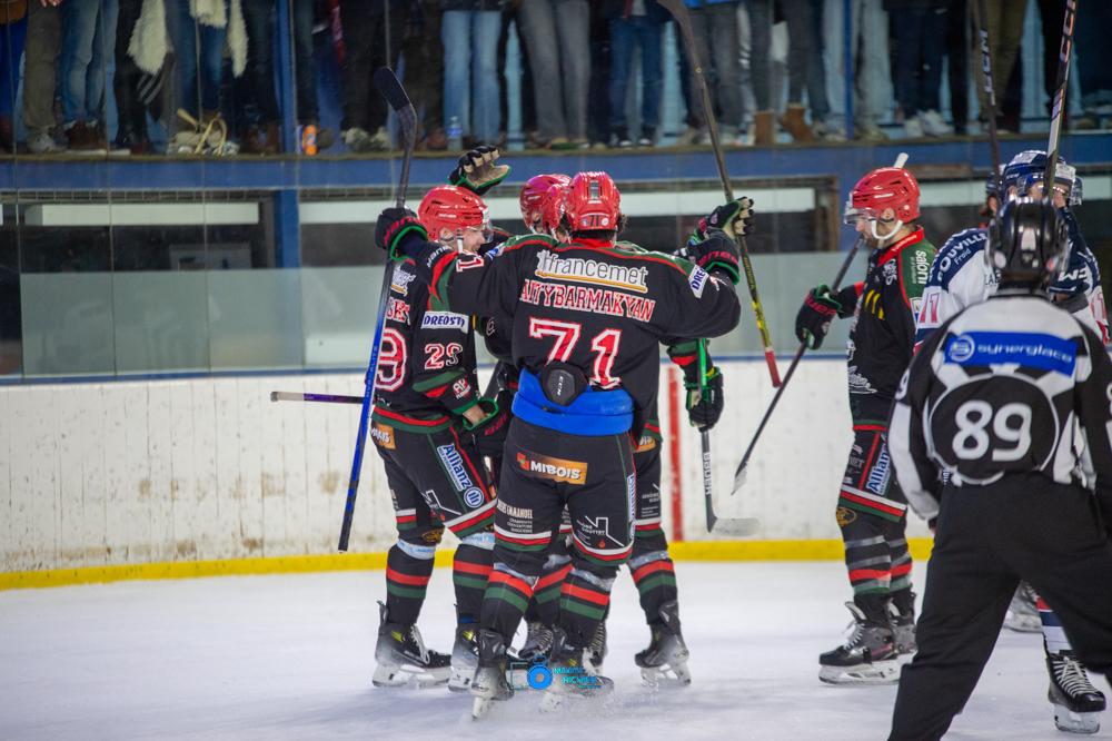 Mont-Blanc 3 - 2 Caen 