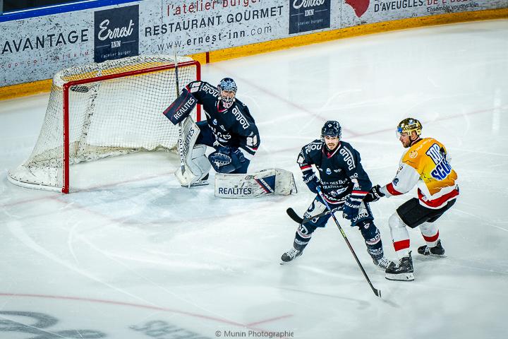 Angers  4 - 0 Chamonix 