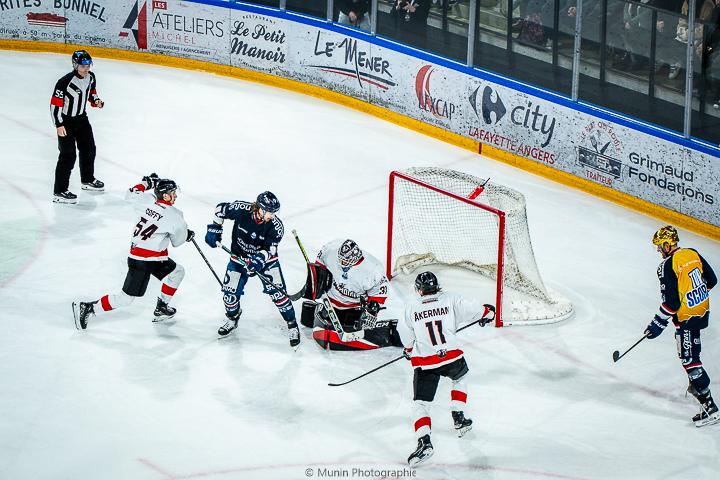 Angers  4 - 0 Chamonix 