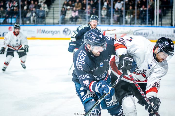 Angers  4 - 0 Chamonix 
