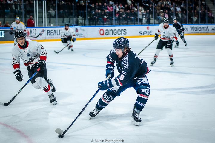 Angers  4 - 0 Chamonix 