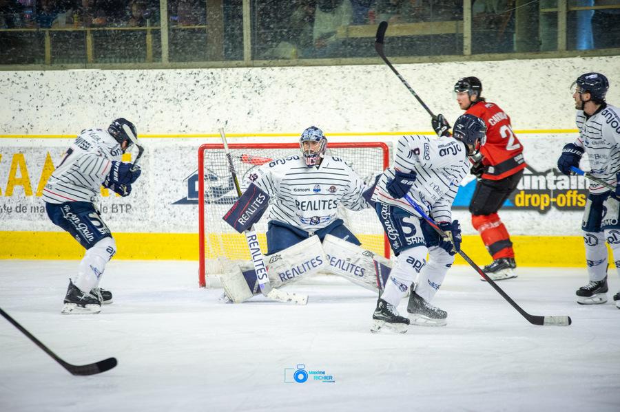 Chamonix  0 - 4 Angers 
