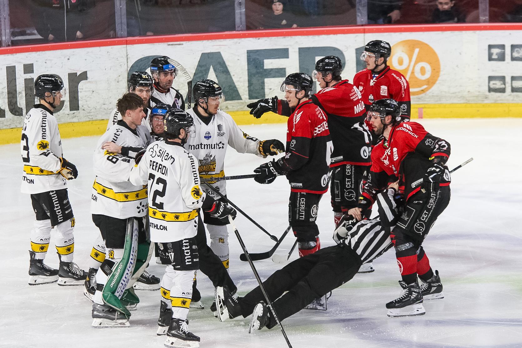Amiens  3 - 4 Rouen