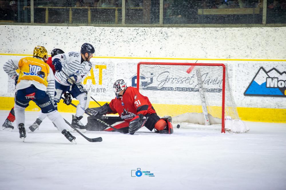 Chamonix  1 - 5 Angers 