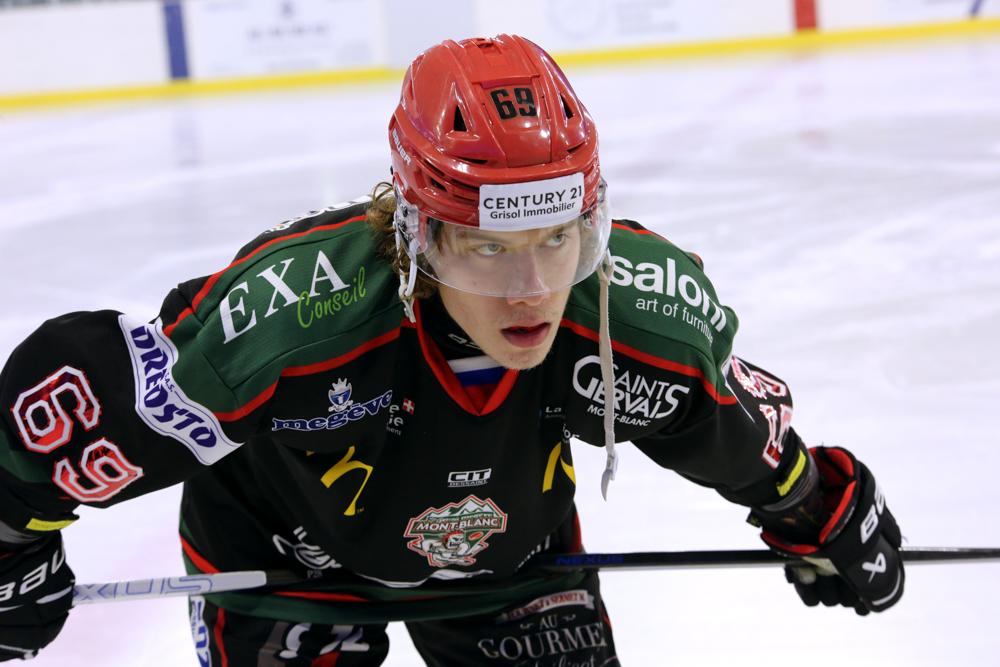 Mont-Blanc 3 - 2 Neuilly/Marne