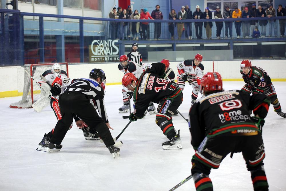 Mont-Blanc 3 - 2 Neuilly/Marne