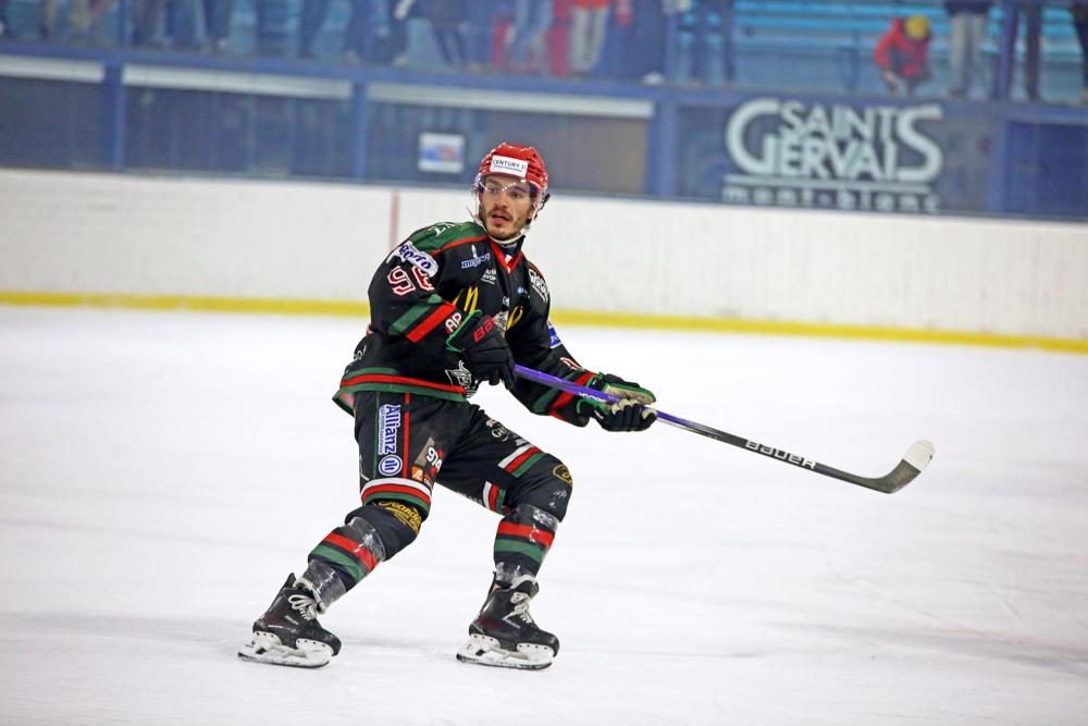 Mont-Blanc 3 - 2 Neuilly/Marne