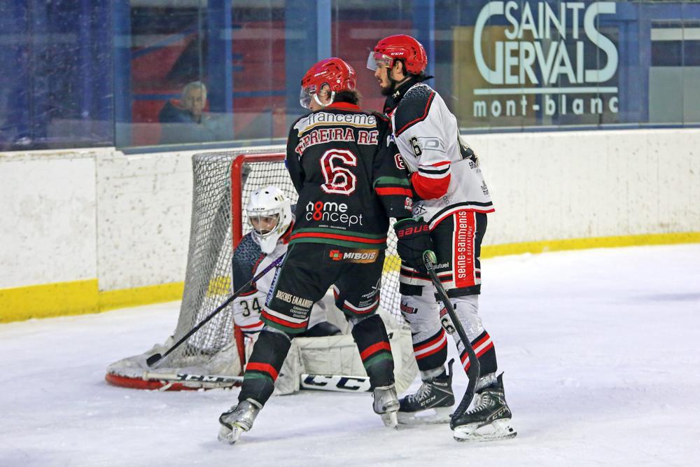 Mont-Blanc 3 - 2 Neuilly/Marne