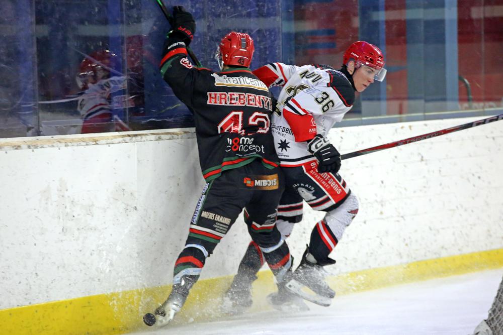 Mont-Blanc 3 - 2 Neuilly/Marne
